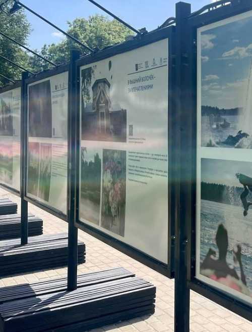 Экскурсия по фотовыставке "В Тверскую область – на выходные" в Лианозовском парке 11 июня. 