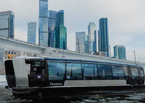 Серия лекций на речном электротранспорте: история, архитектура и музыка